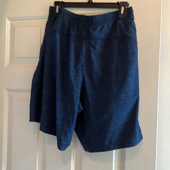 Lululemon shorts navy - Picture 3 of 3
